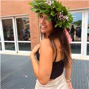 Ragazza di 23 anni, laureata in psicologia e diplomata al liceo classico con 94. Esperienza come aiuto compiti anche con DSA